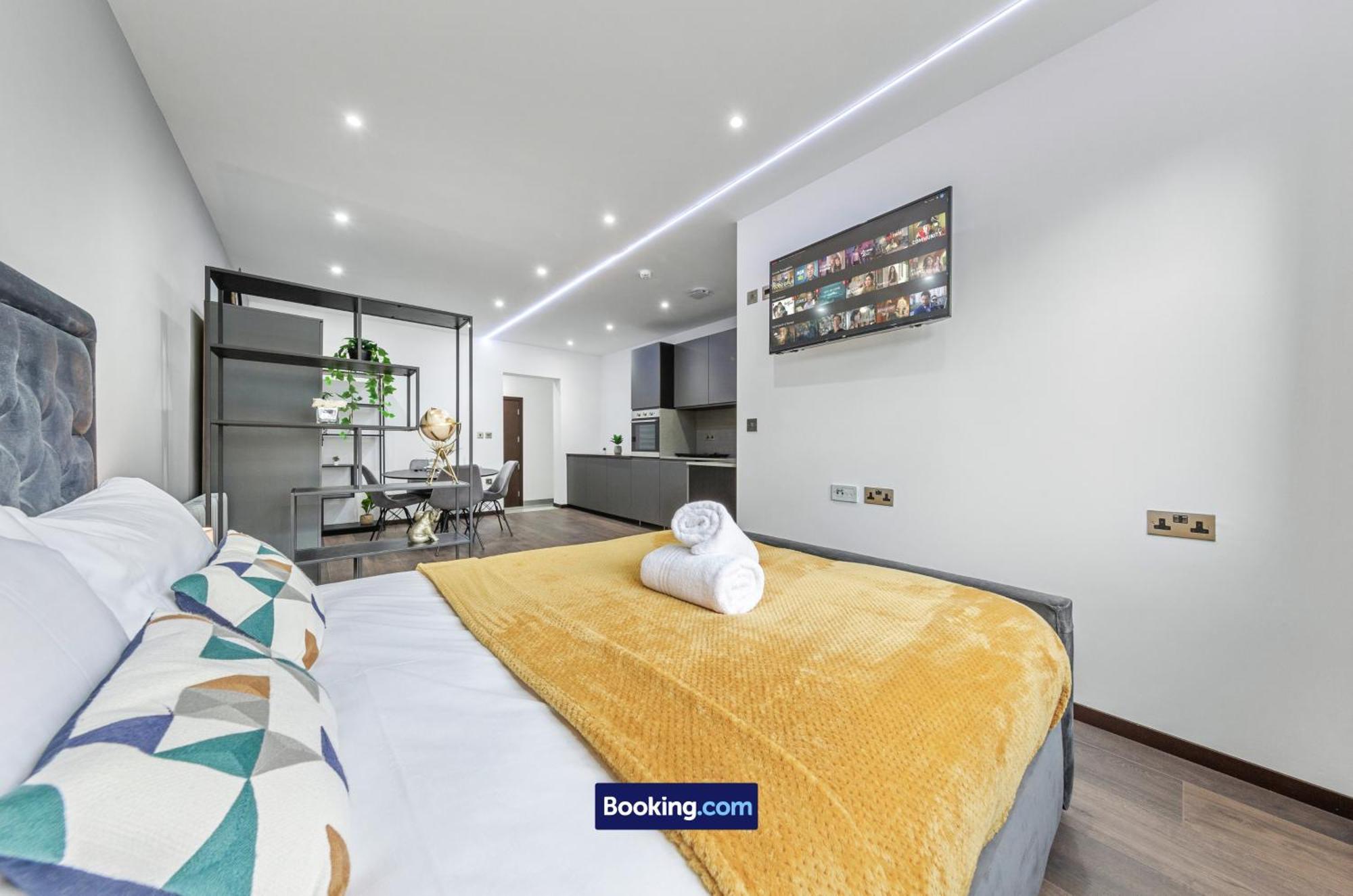 Stylish Studio Apt By Stay Smart Short Lets & Serviced Accommodation Woodstock With Free Wifi Londra Esterno foto