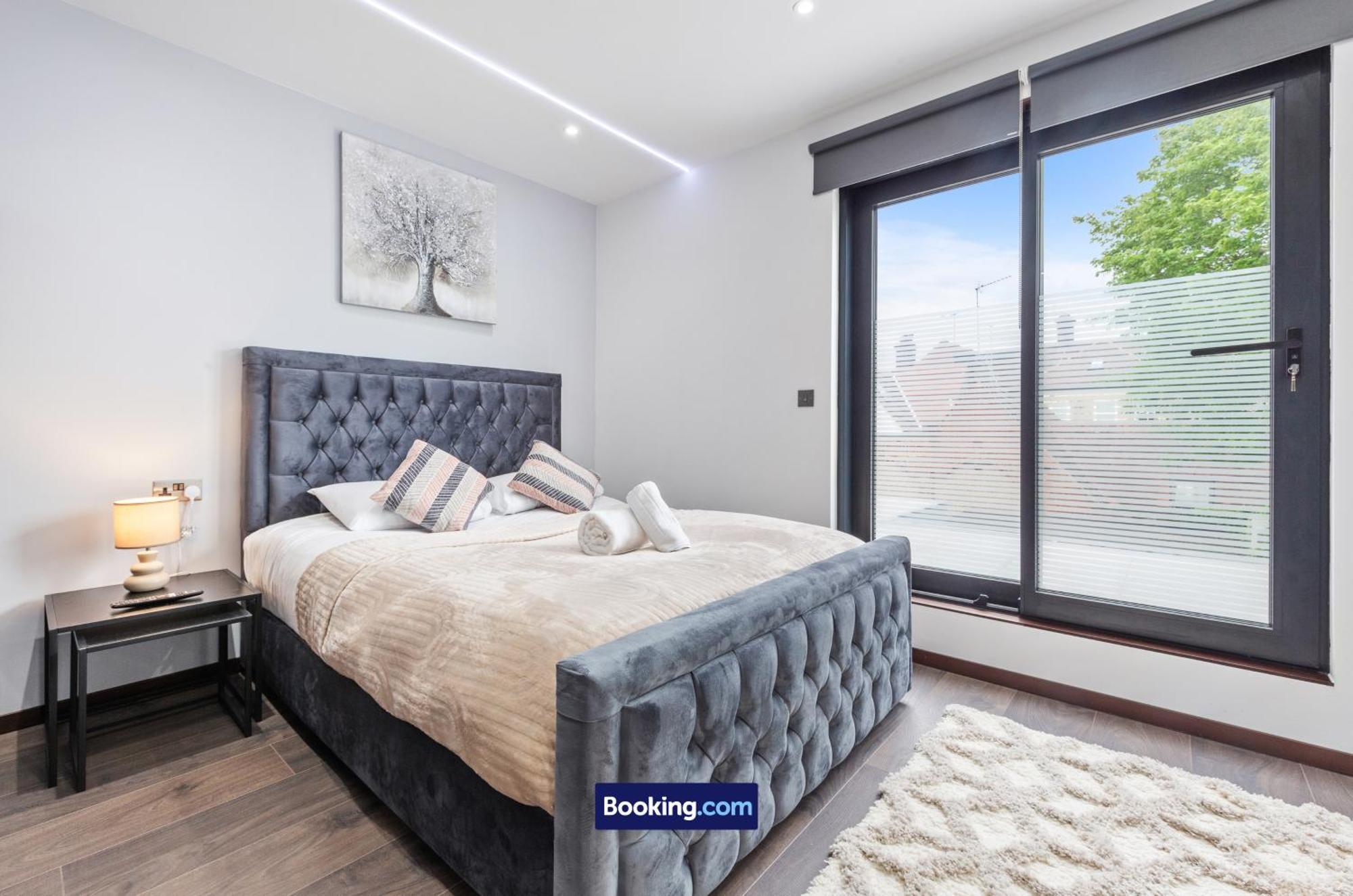 Stylish Studio Apt By Stay Smart Short Lets & Serviced Accommodation Woodstock With Free Wifi Londra Esterno foto