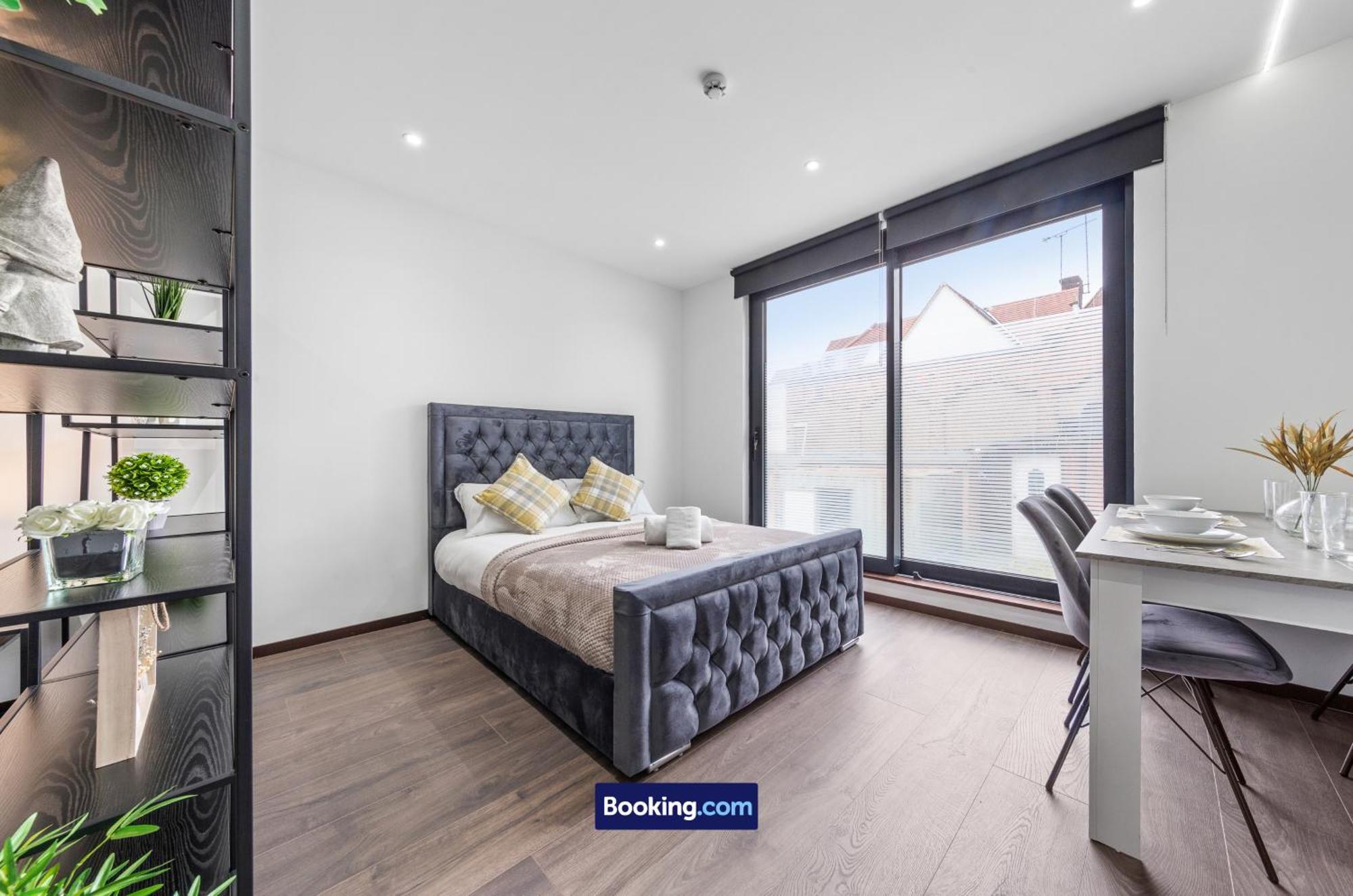 Stylish Studio Apt By Stay Smart Short Lets & Serviced Accommodation Woodstock With Free Wifi Londra Esterno foto