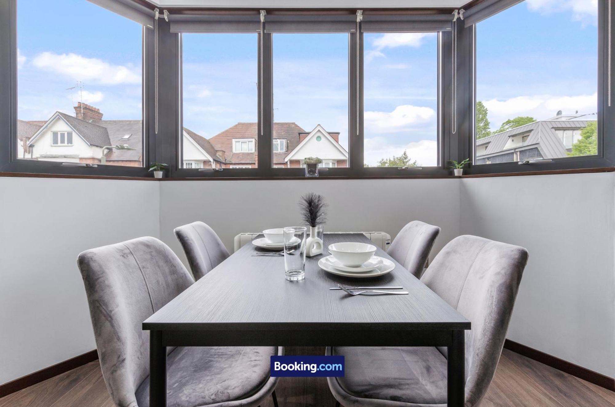 Stylish Studio Apt By Stay Smart Short Lets & Serviced Accommodation Woodstock With Free Wifi Londra Esterno foto