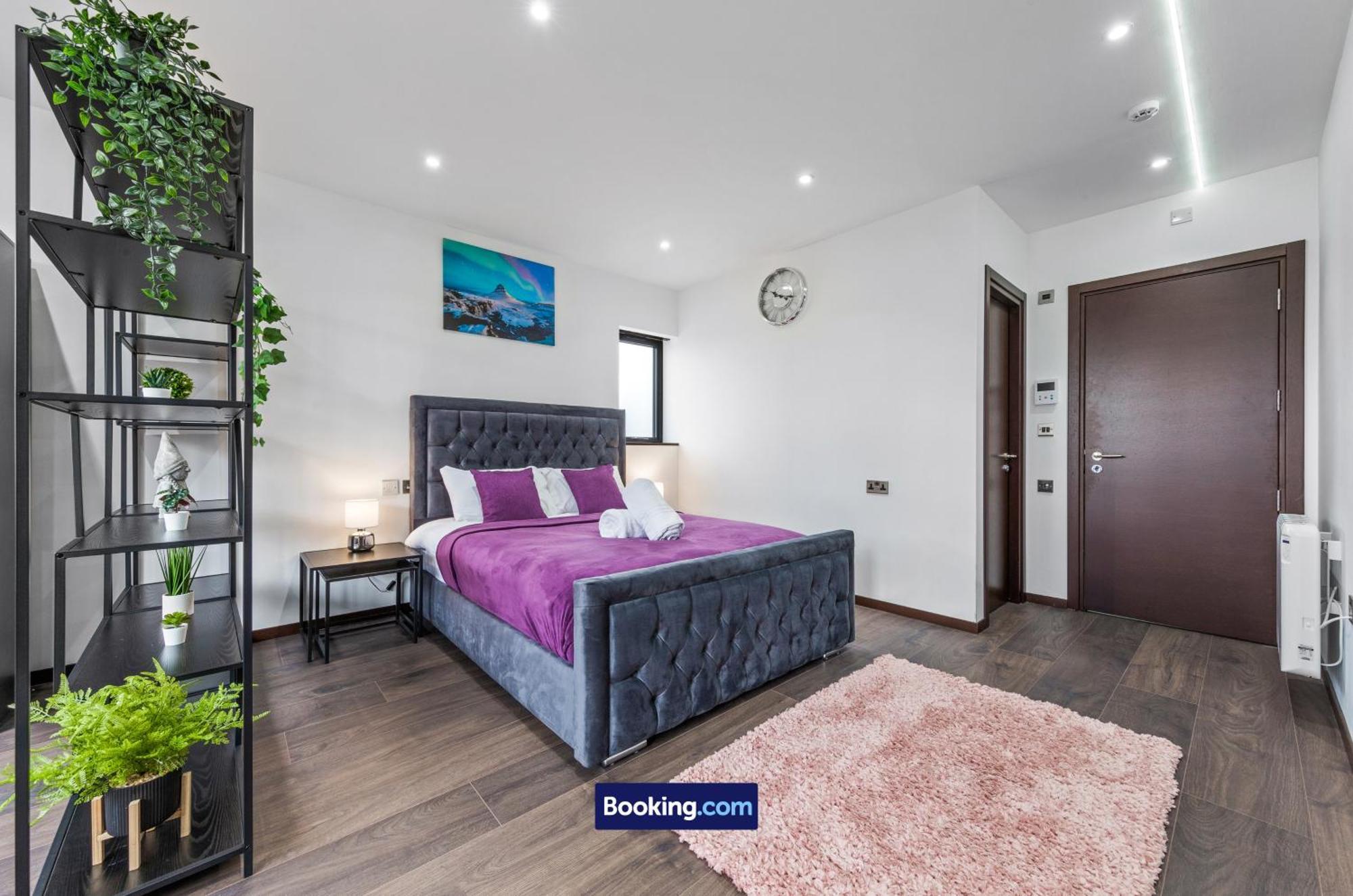 Stylish Studio Apt By Stay Smart Short Lets & Serviced Accommodation Woodstock With Free Wifi Londra Esterno foto