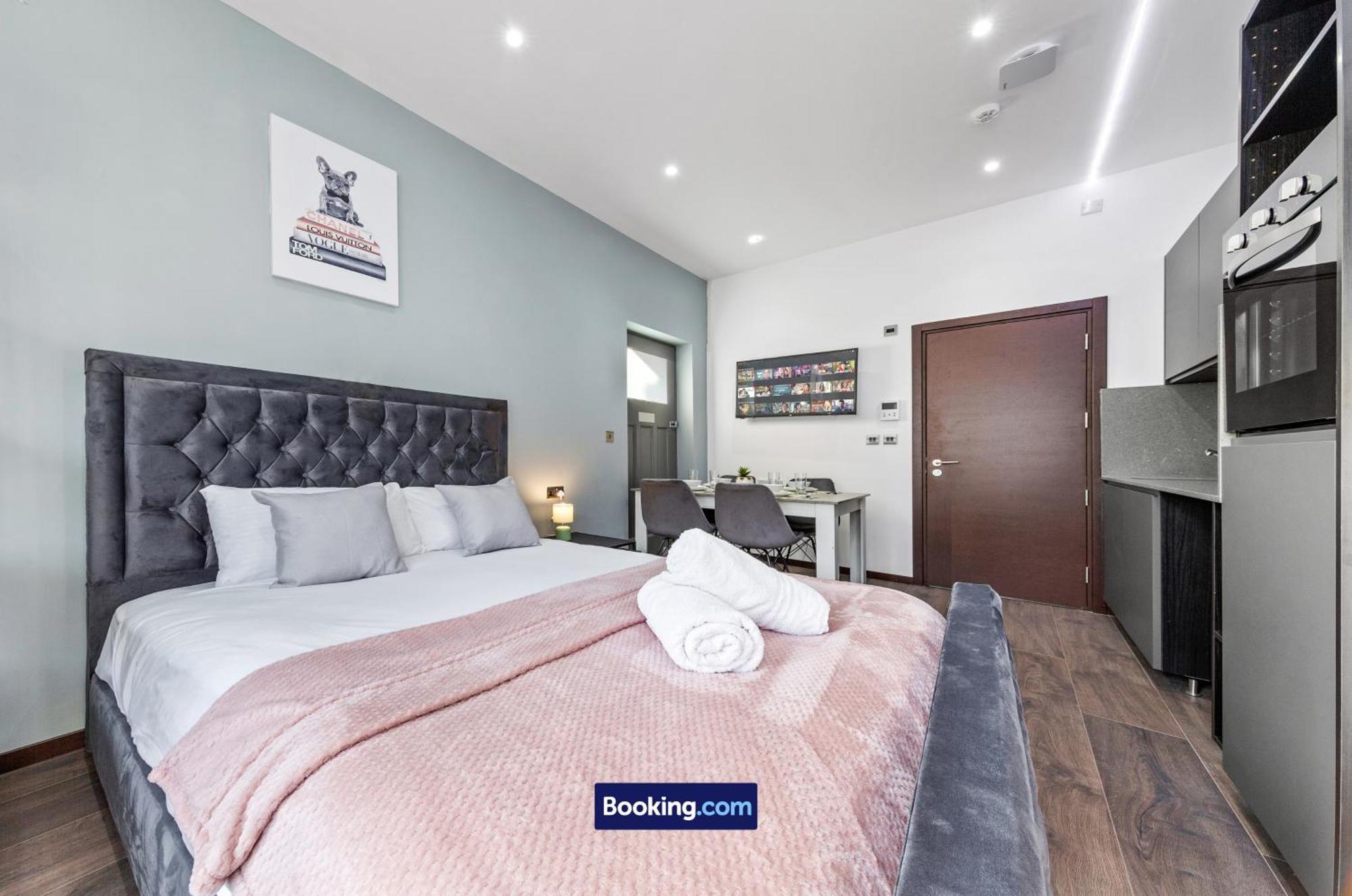 Stylish Studio Apt By Stay Smart Short Lets & Serviced Accommodation Woodstock With Free Wifi Londra Esterno foto