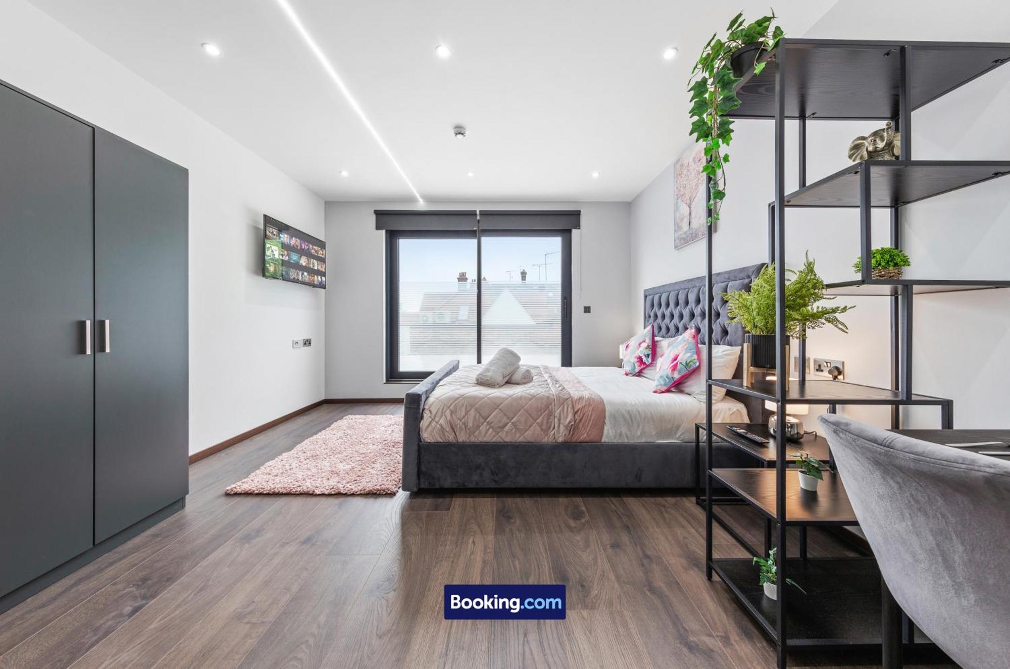 Stylish Studio Apt By Stay Smart Short Lets & Serviced Accommodation Woodstock With Free Wifi Londra Esterno foto