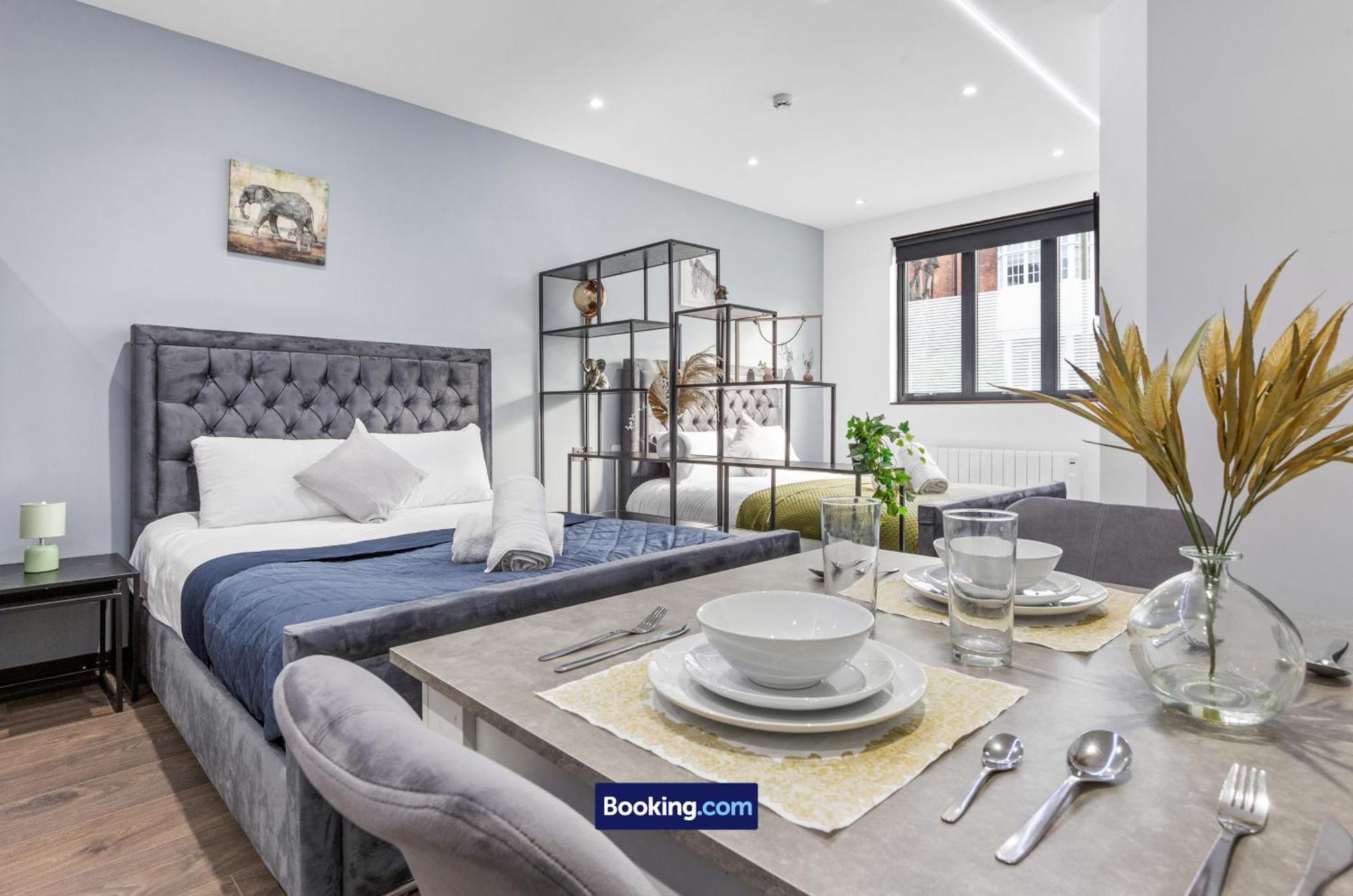 Stylish Studio Apt By Stay Smart Short Lets & Serviced Accommodation Woodstock With Free Wifi Londra Esterno foto