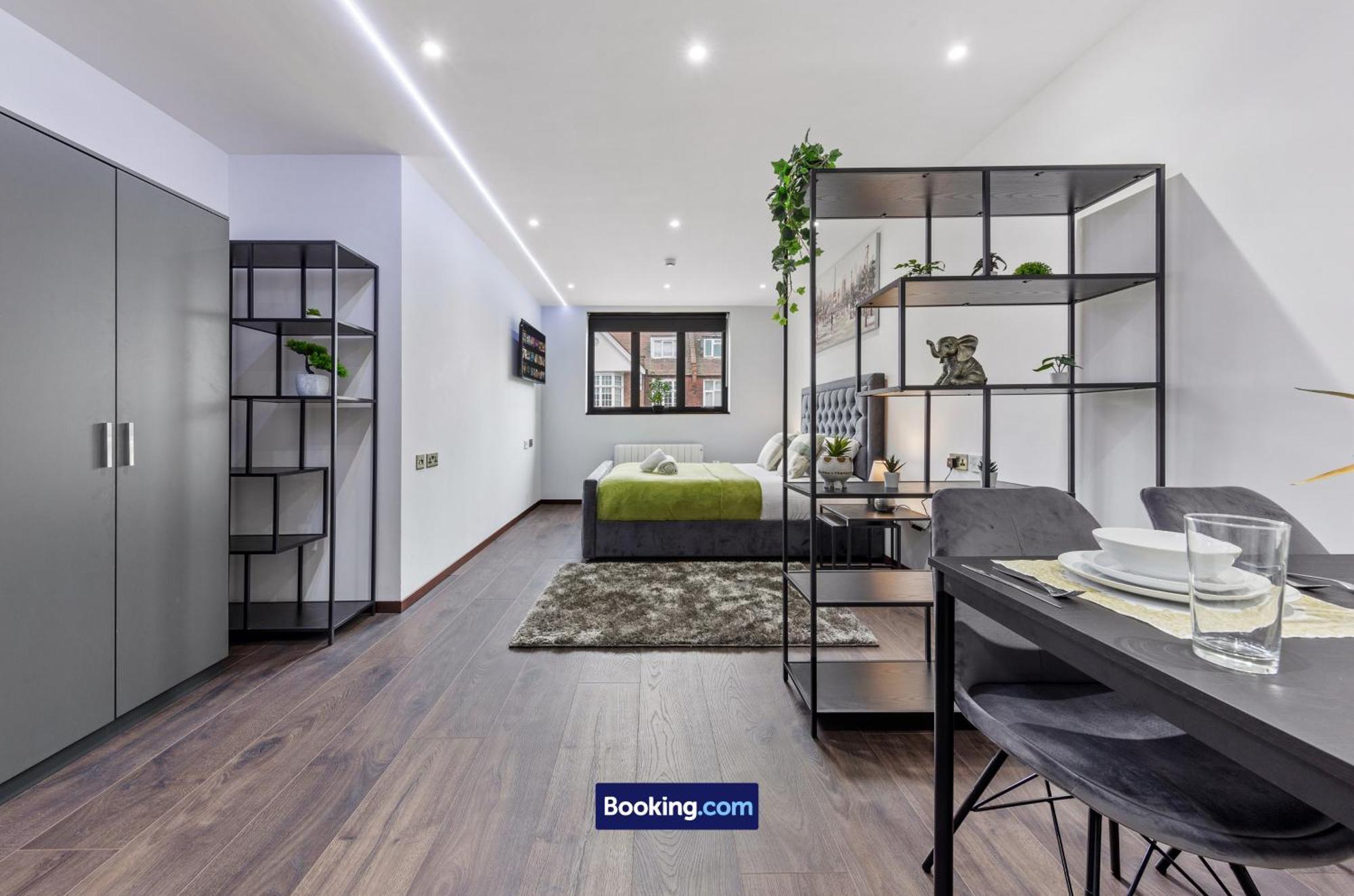 Stylish Studio Apt By Stay Smart Short Lets & Serviced Accommodation Woodstock With Free Wifi Londra Esterno foto